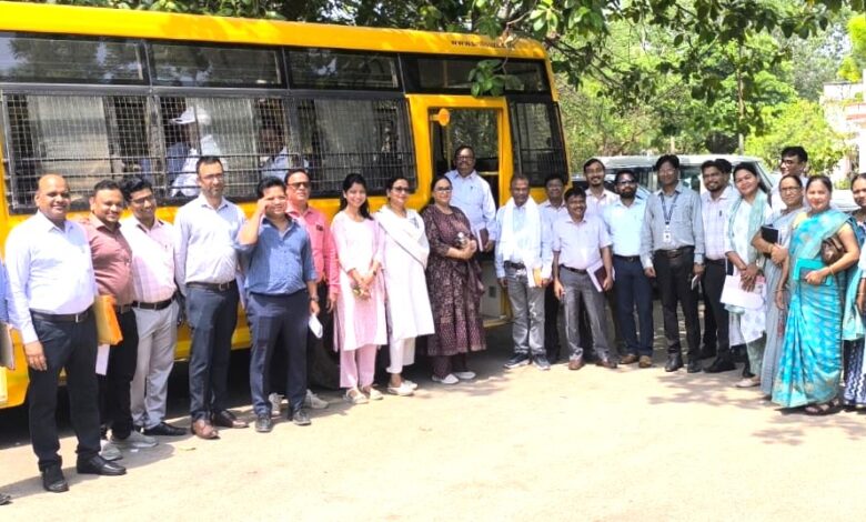 जिला प्रशासन की इस पहल का वहां मौजूद सभी अधिकारियों और कर्मचारियों ने खुलकर स्वागत किया