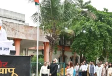 कलेक्टर श्री लंगेह ने कलेक्ट्रेट में किया ध्वजारोहण
