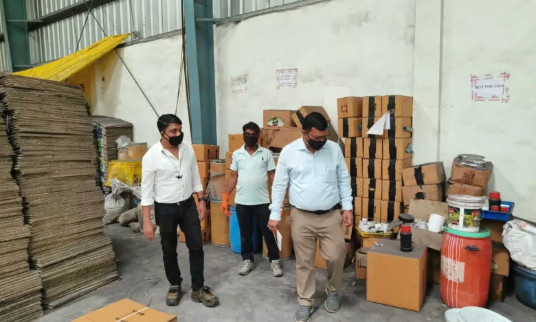 स्टॉक में विसंगति से लेकर गुणवत्ता प्रमाण-पत्र और लाइसेंस संबंधी कमियां मिलीं